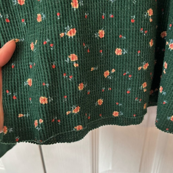 American Eagle Floral Print Waffle Long Sleeve Size Medium - Picture 7 of 9